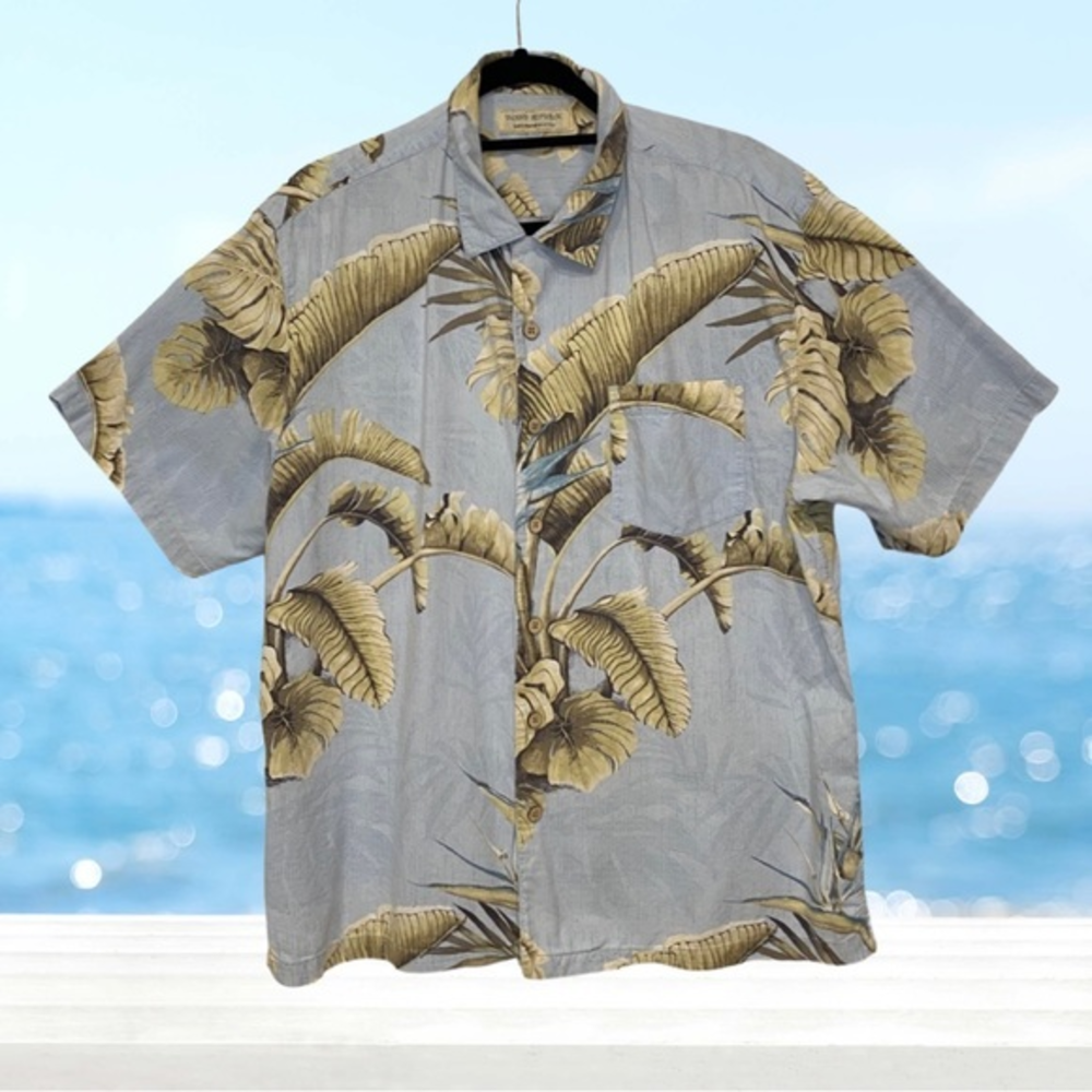Island Republic Men’s Light Blue & Tan Floral‎ Hawaiian Shirt Size Large
